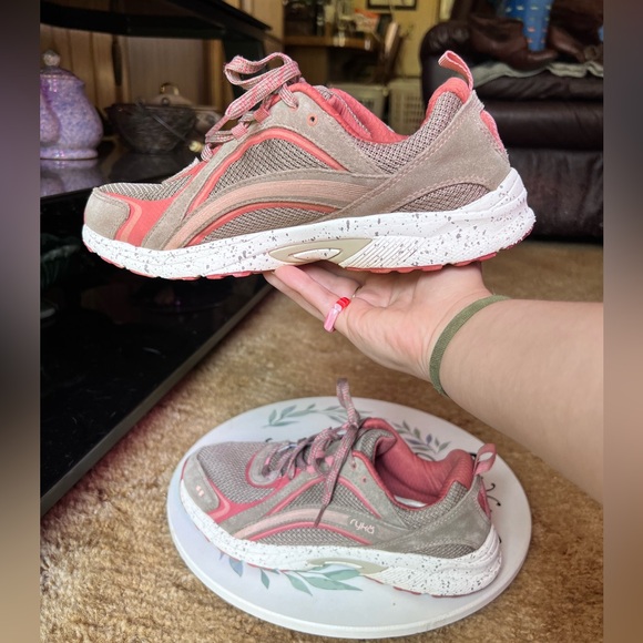 Ryka women’s Sky Walker Trail sneakers tan pink color with memory foam insoles. - Picture 11 of 17